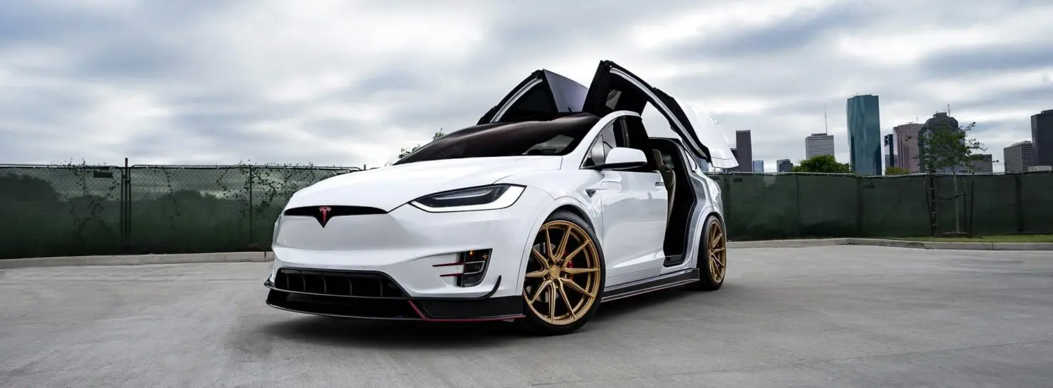 White Tesla Model X on Vossen Hybrid Forged HF-3 Wheels