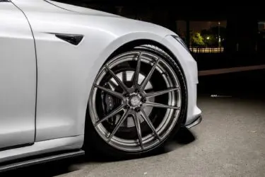 Pearl White Tesla Model S – ADV.1 Wheels