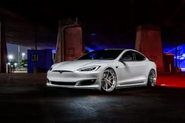 Pearl White Tesla Model S – ADV.1 Wheels