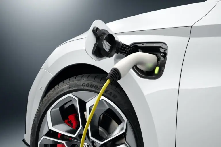 2020 Skoda Octavia RS iV Officially Teased Ahead Of Geneva Debut