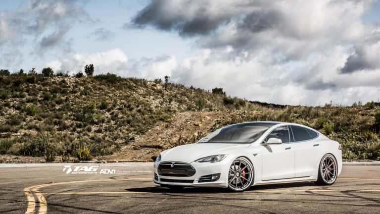 Video: 2016 Tesla Model S P90D In-Depth Review