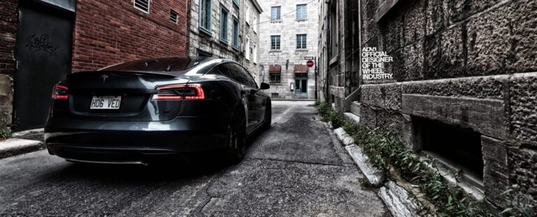 Elon Musk Notes How Tesla will protect bicyclists from “dooring” in future OTA update