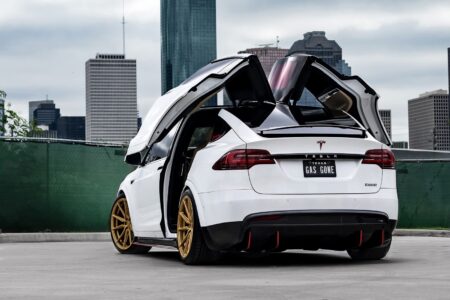 White Tesla Model X on Vossen Hybrid Forged HF-3 Wheels