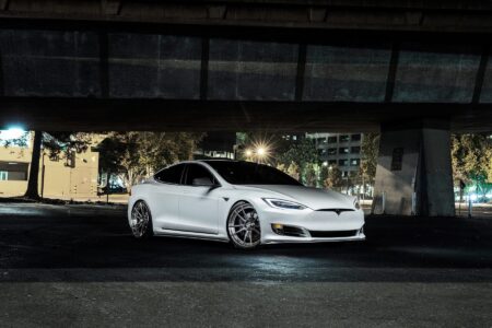 Pearl White Tesla Model S – ADV.1 Wheels