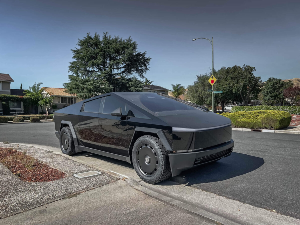 Tesla Cybertruck – HRE L108M Wheels in Satin Black