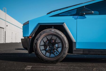 Light-Blue-Tesla-Cybertruck-UP-Forged-UP-RW-For-Cybertruck-Unplugged-Performance-3840px-5 (1)