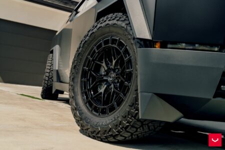 Tesla-Cybertruck-HFX-Series-HFX-1-6-Lug-©-Vossen-Wheels-2025-63-2000x1333_1920