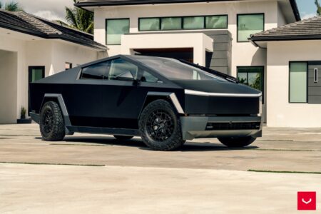 Tesla-Cybertruck-HFX-Series-HFX-1-6-Lug-©-Vossen-Wheels-2025-66-2000x1348_1920